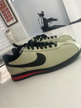 Custom Nike Cortez Men’s Sneakers NWOT or box. Just tried on.